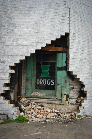 Drugs Hidden in the Wall